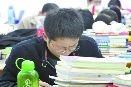 出国读研VS国内读研：哪个含金量更高(图)