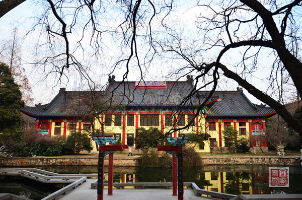 此地风光独好:大学校园的前世今生